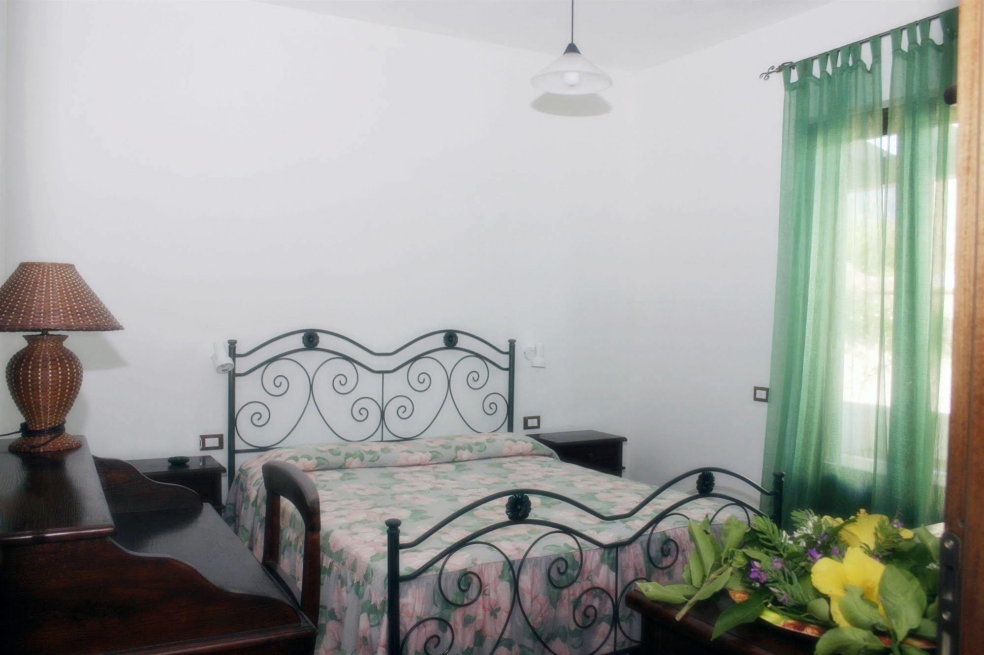 ליפארי Villa Saraceno מראה חיצוני תמונה