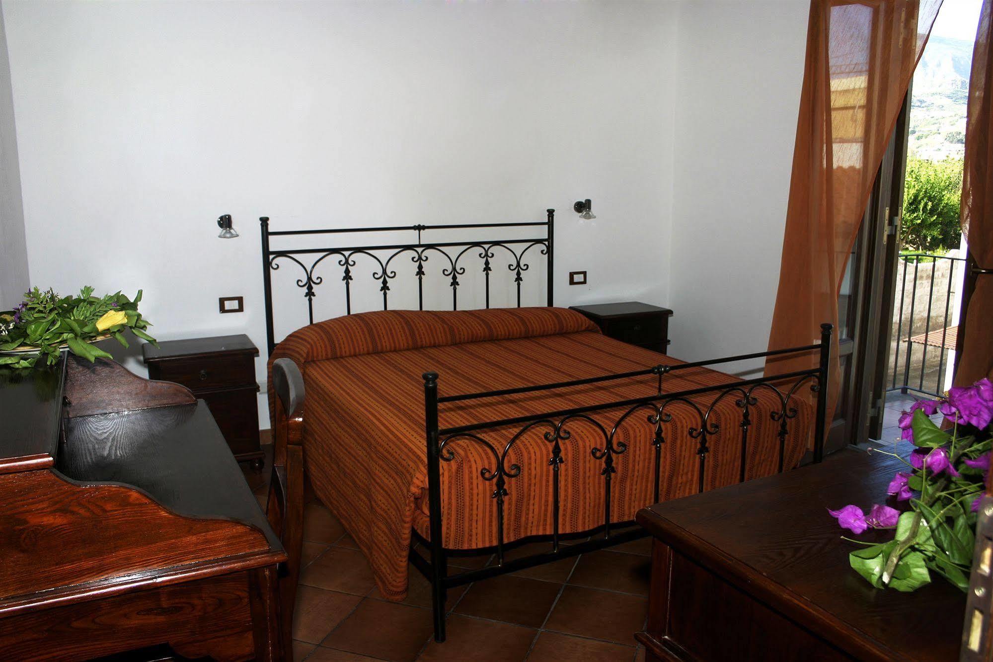 ליפארי Villa Saraceno מראה חיצוני תמונה